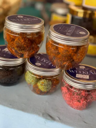 Bakhur Weekend - Made From Wood